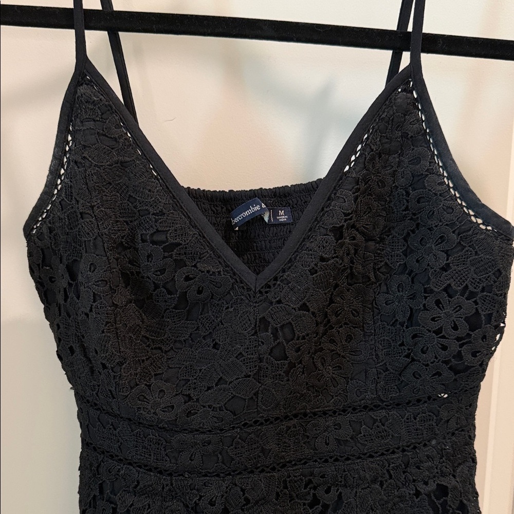 Abercrombie & Fitch Elegant Black Floral Camisole - Picture 2 of 5
